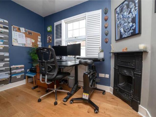 Cottage for sale in New Malden, Greater London