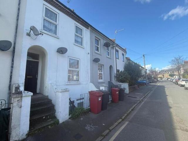 Cottage for sale in Slough