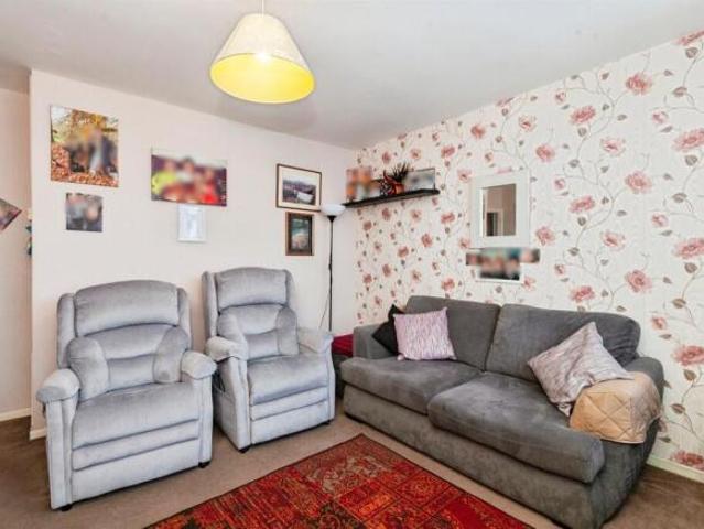 Cottage for sale in Slough