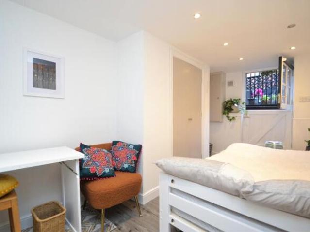 Cottage for sale in Gledhow Park, Leeds