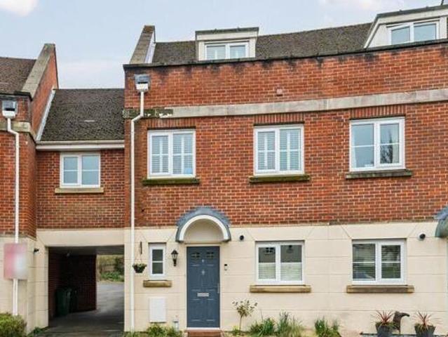 House for sale in Horsham, West Sussex