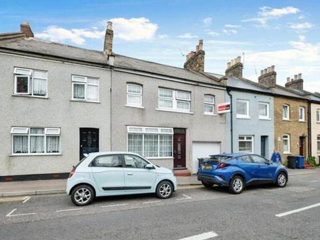 House for sale in Purfleet, Essex