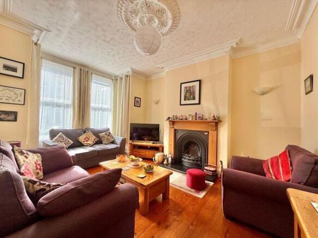 Cottage for sale in Mount Wise