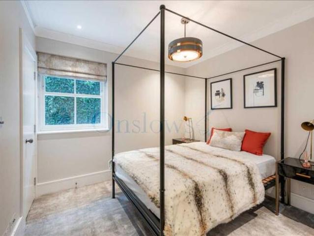 Cottage for sale in Chelsea, Greater London