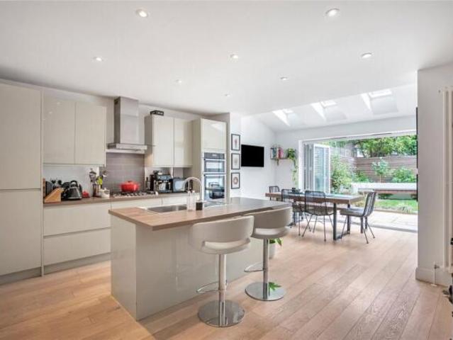Cottage for sale in Tooting Graveney, Greater London
