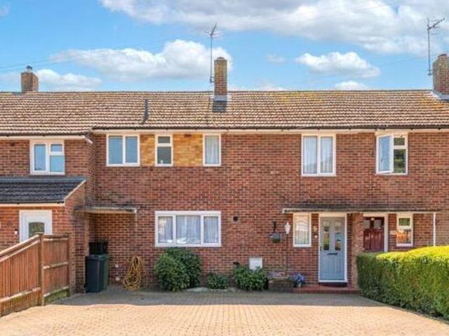 House for sale in Woodhatch, Red Hill