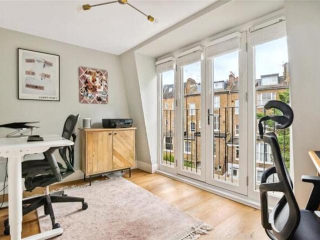 Cottage for sale in Cat Hill