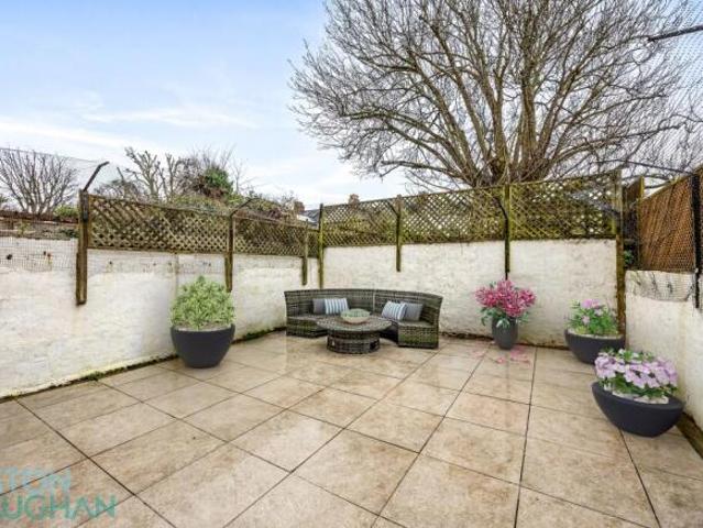 Cottage for sale in Round Hill, Brighton