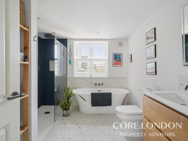 Cottage for sale in Cat Hill