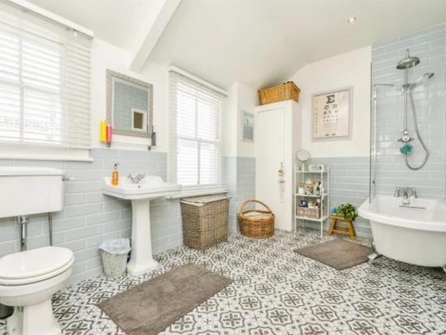 Cottage for sale in Roath, Wales