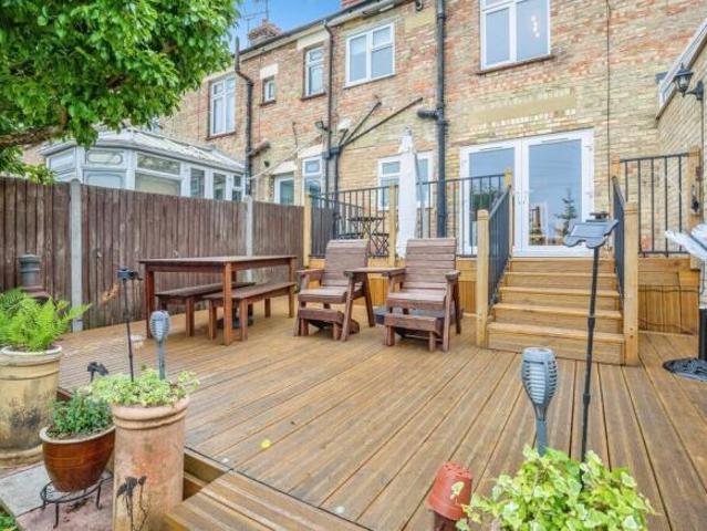Cottage for sale in Gillingham
