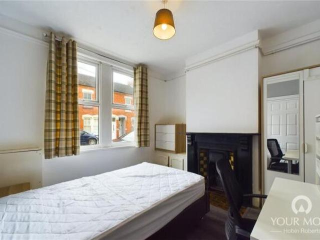 Cottage for sale in Northampton, Northamptonshire
