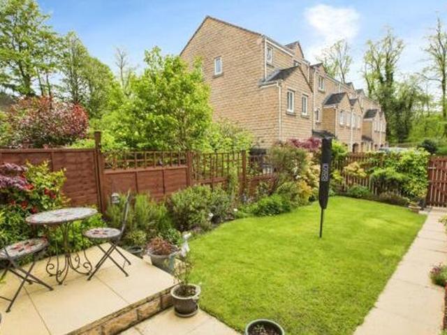 House for sale in Willowfield, Sowerby Bridge