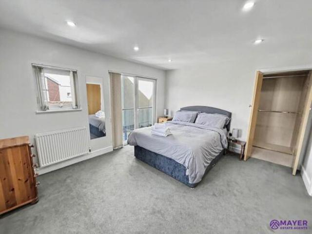Cottage for sale in Mount Wise