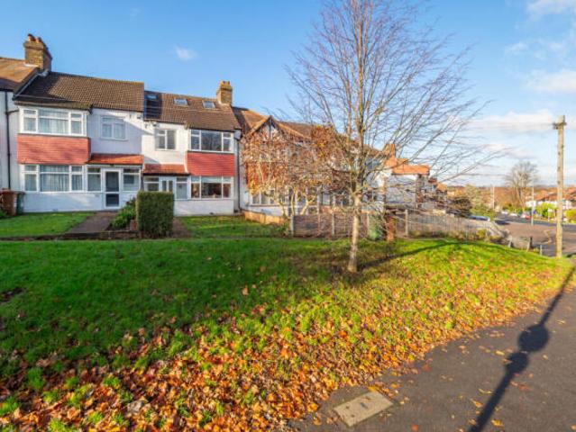 Cottage for sale in Cheam, Greater London