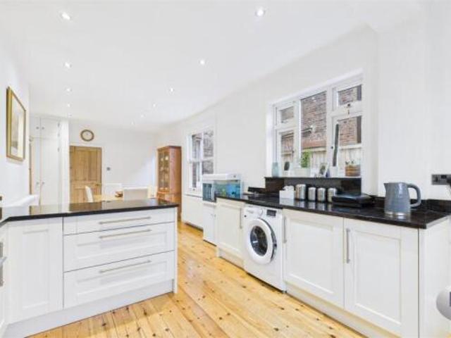 Cottage for sale in Enfield, Greater London
