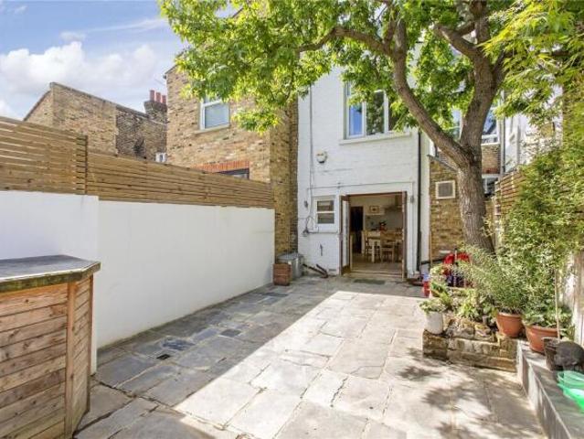 Cottage for sale in Fulham, Sands End
