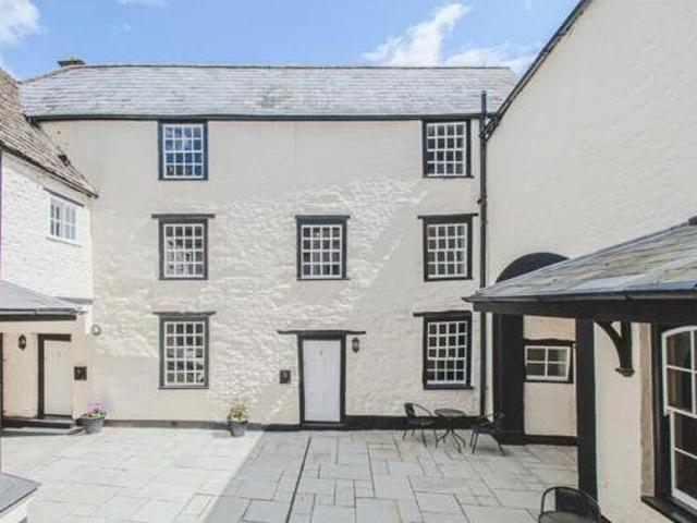 House for sale in Calne, Wiltshire