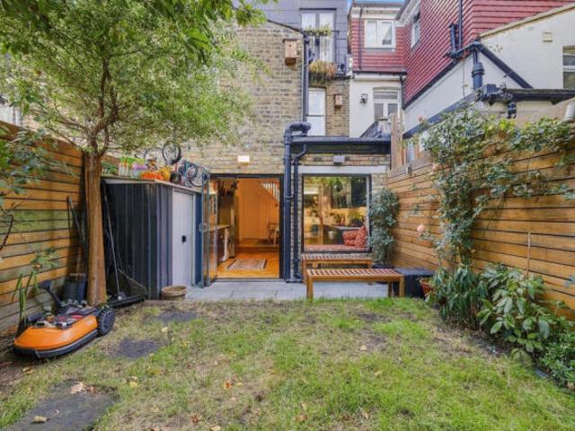 Cottage for sale in London Borough of Newham, Greater London