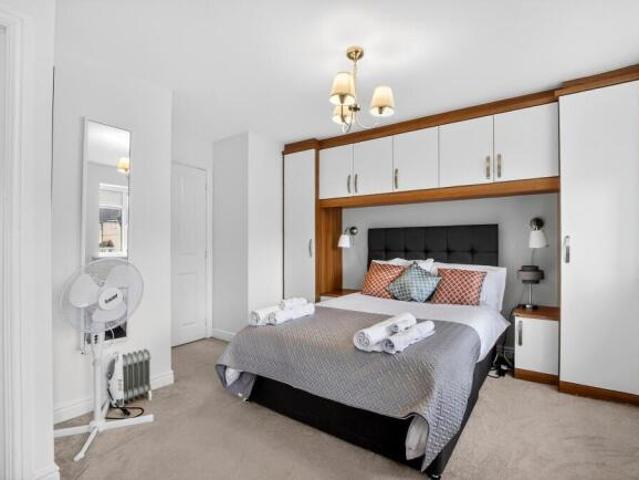 Cottage for sale in Bushey