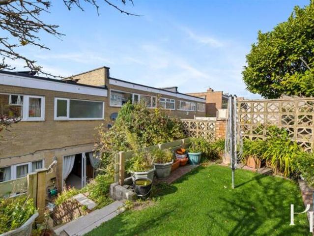 Cottage for sale in Whitehawk, Brighton & Hove