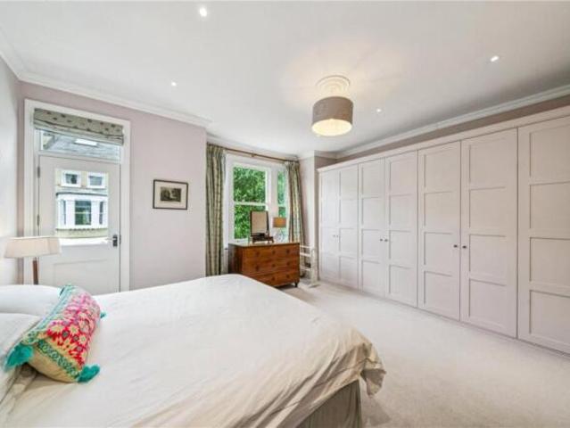 Cottage for sale in Cat Hill