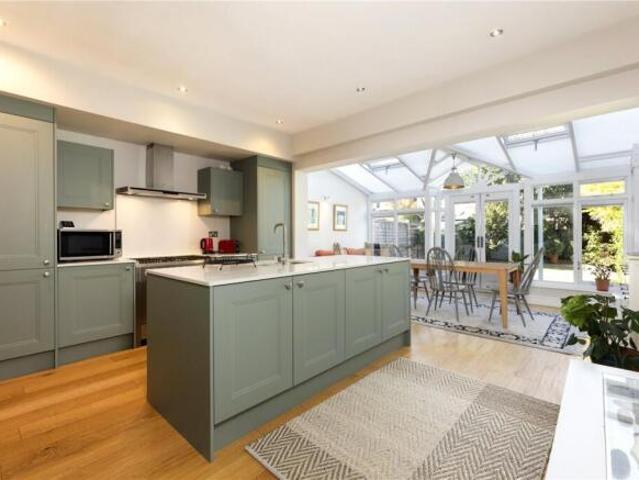 Cottage for sale in Cat Hill
