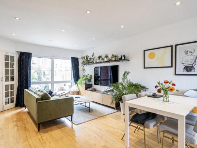 Cottage for sale in Hampstead, Greater London