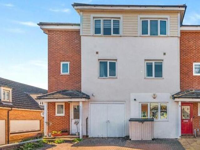 House for sale in Holywell Estate, North Watford