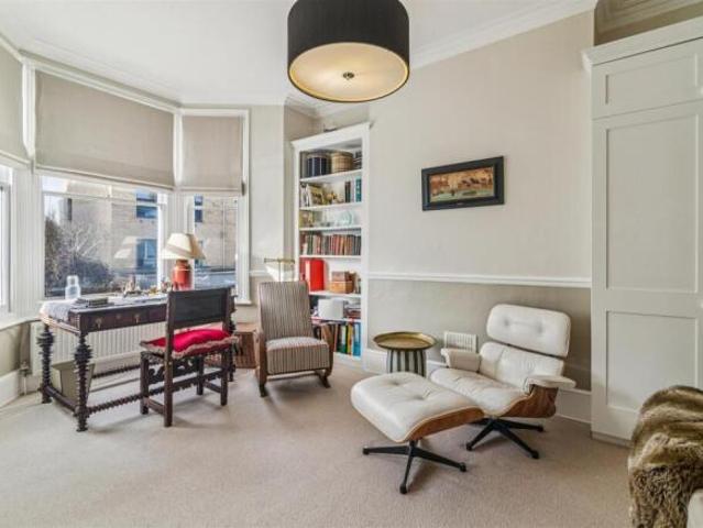 Cottage for sale in Cat Hill