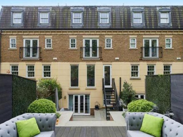 House for sale in Weybridge, Elmbridge