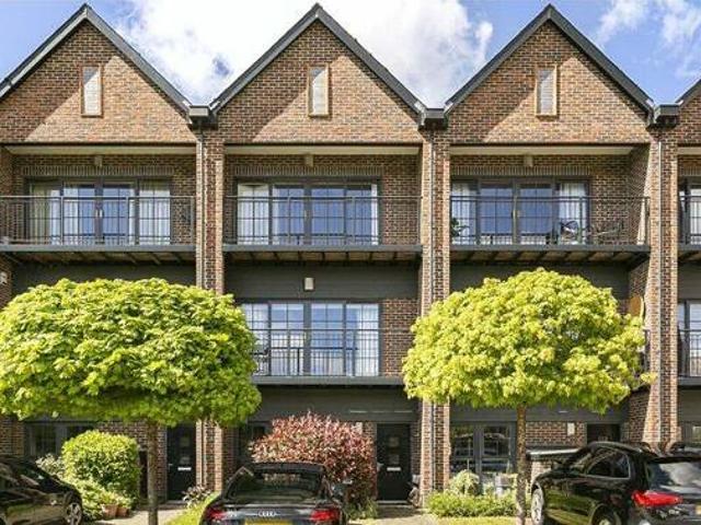 House for sale in Westfield, Woking