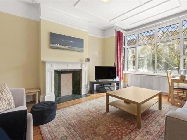Cottage for sale in Cat Hill, England