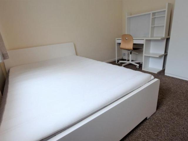 House for rent in Hales Place, The Bridge