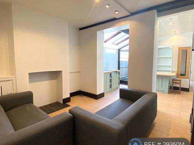 House for rent in Plasnewydd, Falcon Lodge