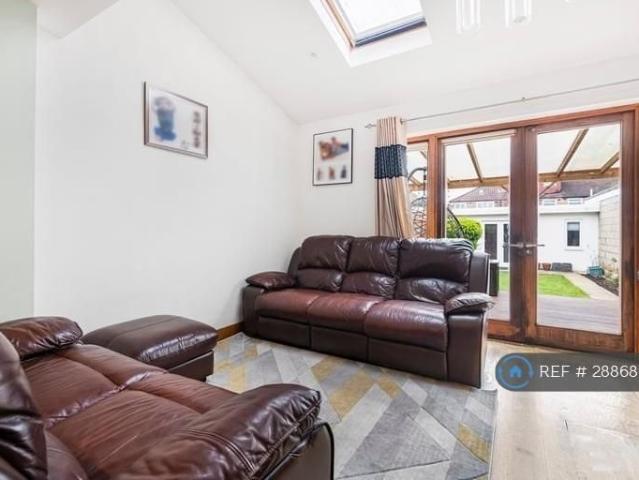 House for rent in London Borough of Ealing, Perivale