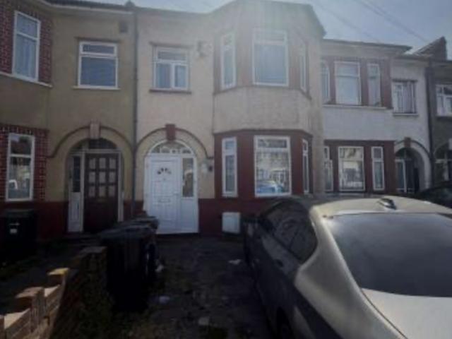 House for rent in Newbury Park, Greater London