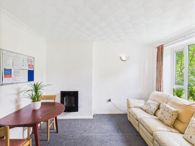 House for rent in Grange Moor, West Yorkshire
