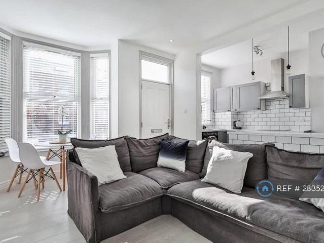 House for rent in Beckett Park, Headingley