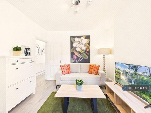 House for rent in Spring Park, Luton