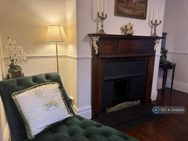 Room for rent in Lowfield, South Yorkshire