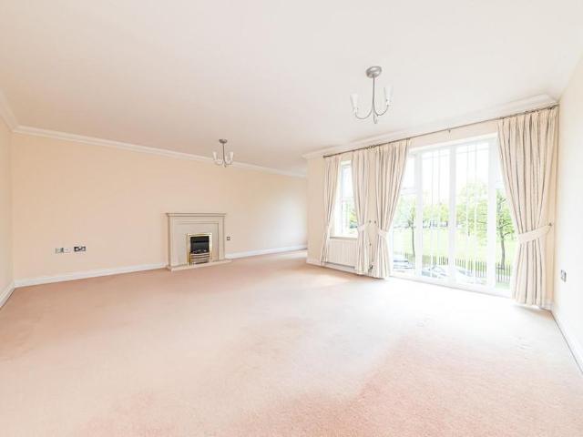 House for rent in Heol-las, Surrey