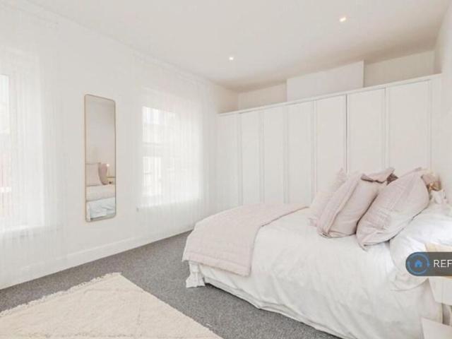 House for rent in Civic Centre, Falcon Lodge