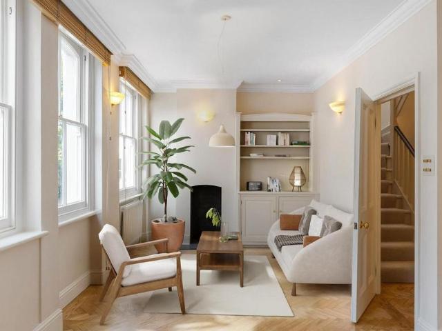 House for rent in Royal Borough of Kensington and Chelsea, Greater London