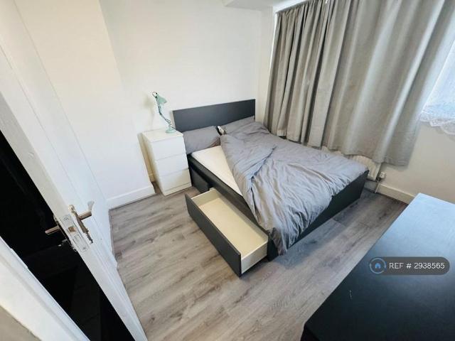 Room for rent in Chadwell Heath, Greater London