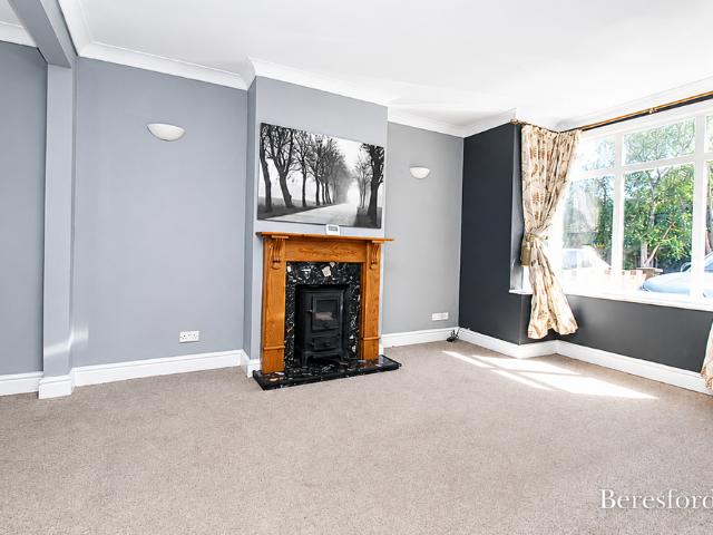 House for rent in Navestock Side, Essex