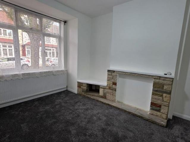 House for rent in Plashet, Greater London