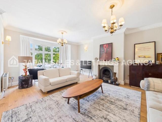 House for rent in Row Town, Surrey