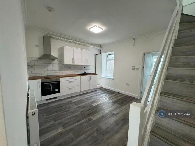 House for rent in Nangreaves, Wales