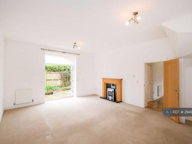 House for rent in Navestock Side, Essex